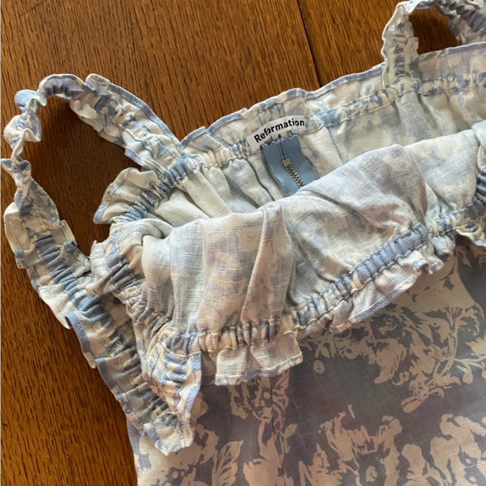 Reformation Blue Floral Smocked Strap Crop Top - 100% linen - Picture 10 of 10